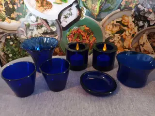 7 forskellige nips i blåt glas