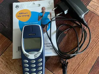 Nokia 3310 med lader og startpakke