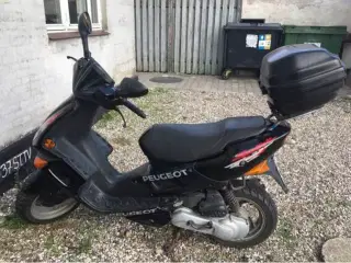 Scooter 45 Peugeot speed fight Black/red