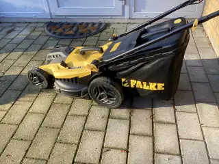 El plæneklipper Falke