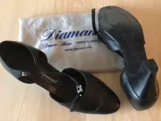 Folkedansersko fra Diamant