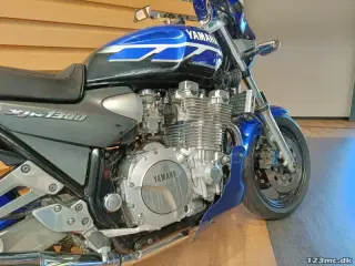 Yamaha XJR 1300