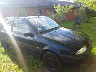 1998"ere Ford Fiesta 1,3 der skal synes sælges