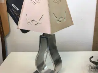 Håndlavet redesign lampe i læder og krom
