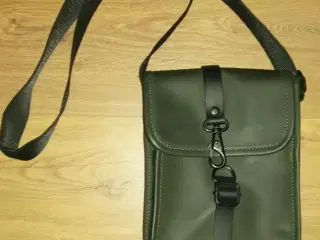 NY VANDTÆT SKULDERTASKE, ARMYGRØN