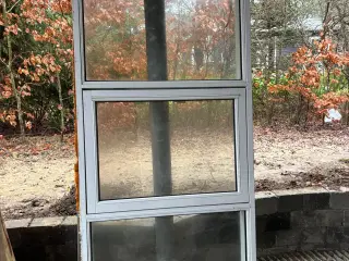 Vinduesparti med vindue, som kan åbnes