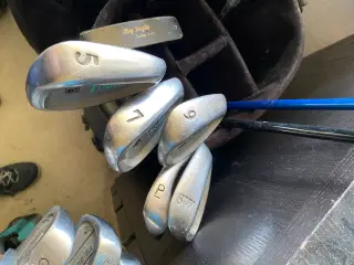 Golfudstyr - jern, køller og bags