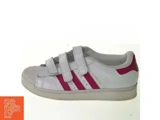 Sko fra Adidas (str. ca 36 / 24 cm)