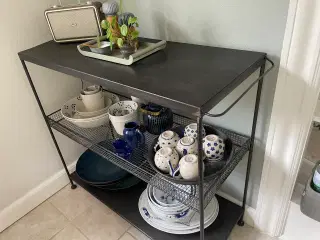metal bord med 3 hylder