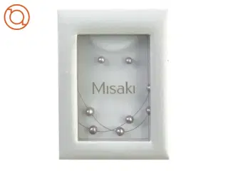 Halskæde og øreringe med perler fra Misaki (str. 11 x 8 x 4 cm)