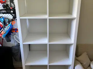 IKEA KALLAX/rumdeler i hvid med 8 rum. 