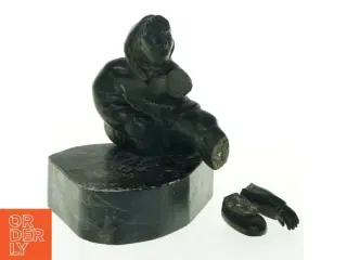 Grønlandica. Reparationstrængende stenskulptur (str. 19x21 cm)