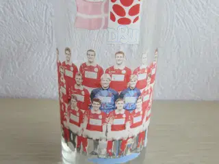 Glas med billede af "det gamle " fodboldlandshold 