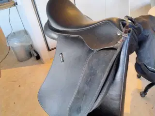 wintec 500 wide 17" dressur