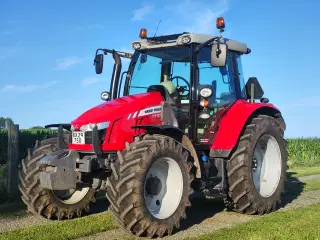 Massey Ferguson 5712Sl