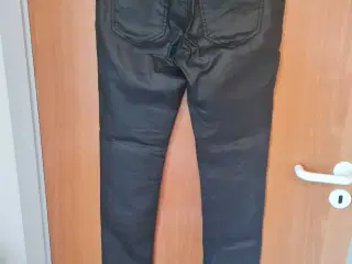 Sorte jeans str 29 fra Numph 