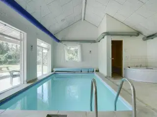 Poolhus til 18 personer ved R�dby, Lolland.