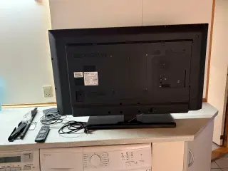 Philips 40” TV med Apple TV og ophæng