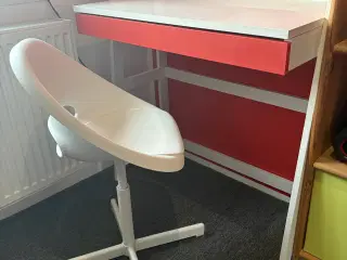 Børne skrivebord og stol