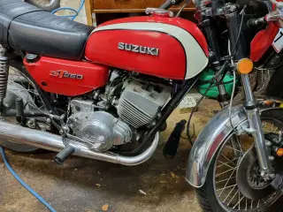 Suzuki gt 250
