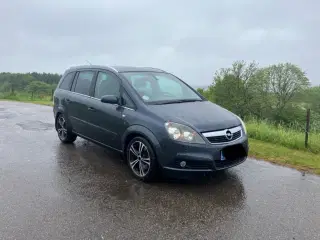 Super Familiebil
