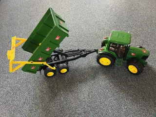 Bruder John Deere med vogn.