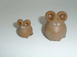 2 små mus i stentøj eller keramik
