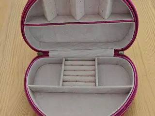 Smykkeskrin Gillian Jones