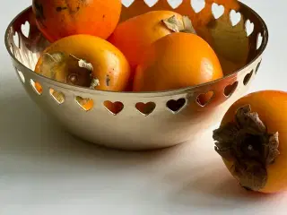 Messingskål m perforeret hjertekant