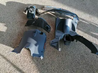 Brugte sorte skjolde Derbi Anlantis scooter. Se%