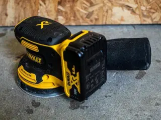 UDLEJES - Dewalt excentersliber 18V