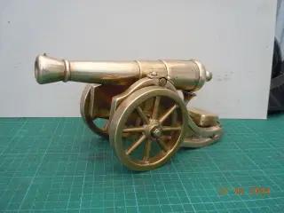 Kanon af bronze,  R E S E R V E R E T !
