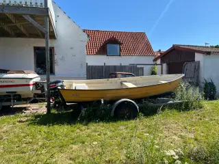 Jolle med motor og trailer