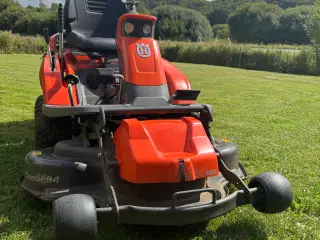 Husqvarna 216T AWD