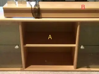 Skabe og hylde i bøg