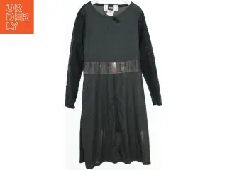 Lang kjole med bælte detalje fra Star Wars (str. 140)