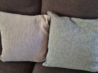 2 grå pyntepuder 