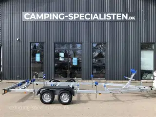 2024 - Selandia Bådtrailer P.2015 HT 2000 kg   Båd trailer 2 tons med spil model 2024  kan fås hos Camping-Specialisten.dk Silkeborg