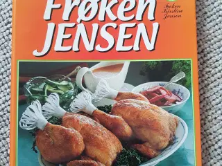 Hjemmets Frøken Jensen Madopskrifter i samlemappe.