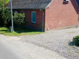 Landejendom med 1 hektar jord 