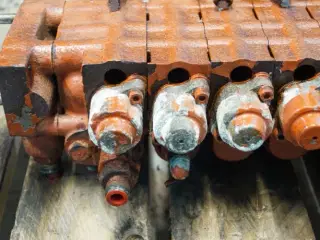 Laverda 3650 Hydraulikventil 320679200