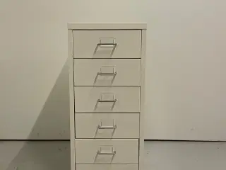 Sidebord: Ikea Helmer