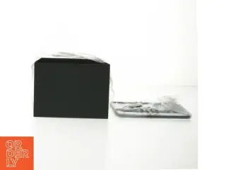 Vægbaseret plantekasse fra Ferm Living (str. 15x15 cm)