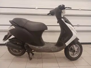 Piaggio Zip 30