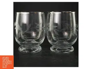 To store glas/lanterner med slebet mønster og sølvkant (str. Ø. 14 cm. længde. 18 cm)