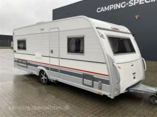 2014 - Cabby Caienna 620 F3   2014 Cabby Caienna 620 F3 - Dobbeltseng -  se den nu hos Camping-Specialisten