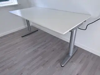 IKEA GALANT hæve-sænke-skrivebord
