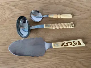 Sovse-ske, spade, større ske  med skafte af ben