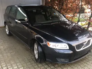 Volvo v50 2,0diesel  ‼️‼️SKAL LAVES INDEN S