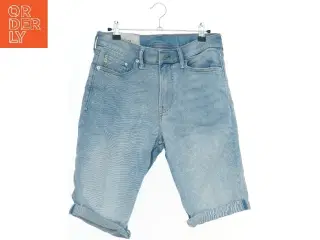 Shorts i lys denim fra H&M (str. 176)